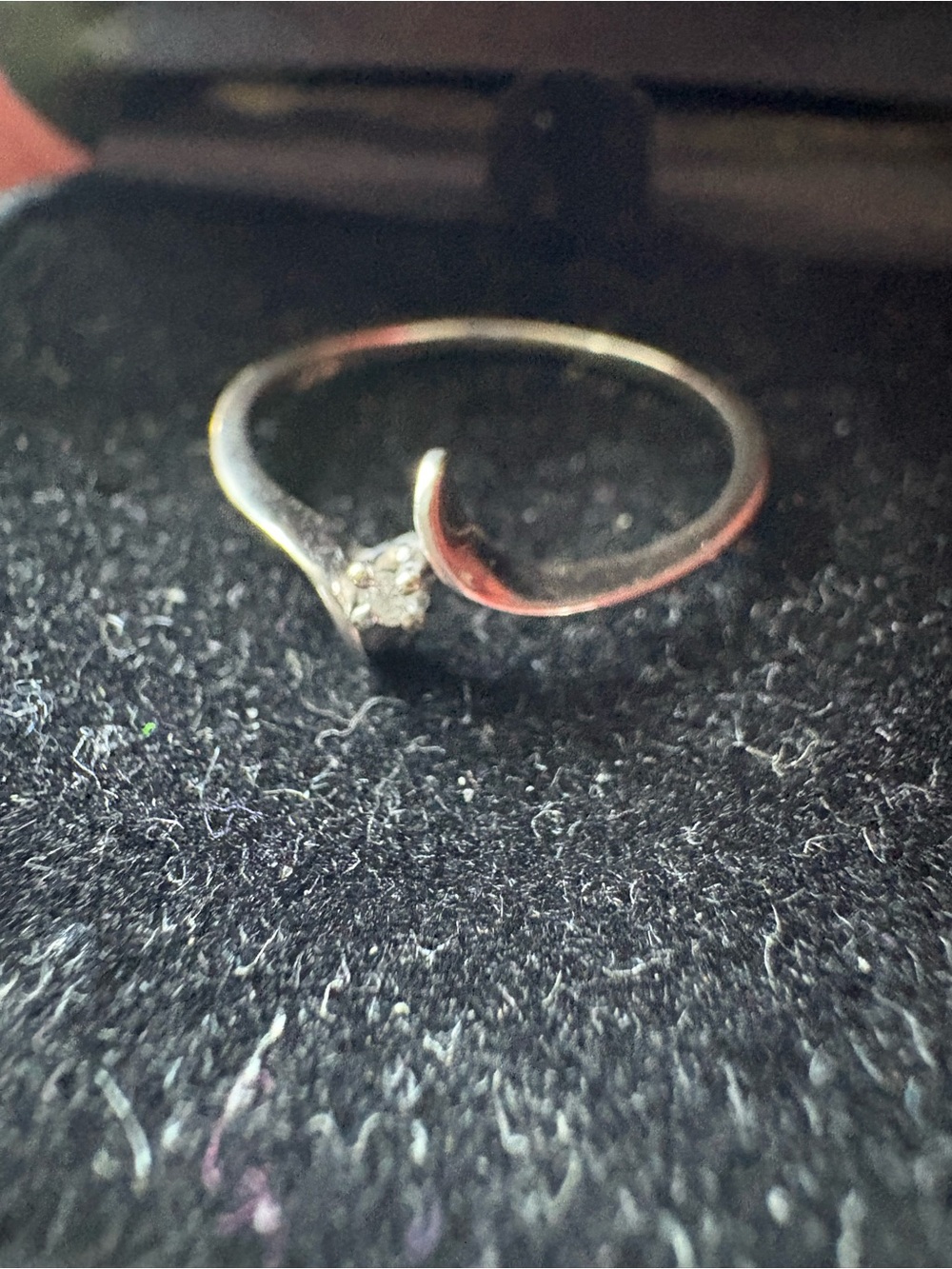 10k white gold sz 5.5 Open Band Ring with Diamond stone
